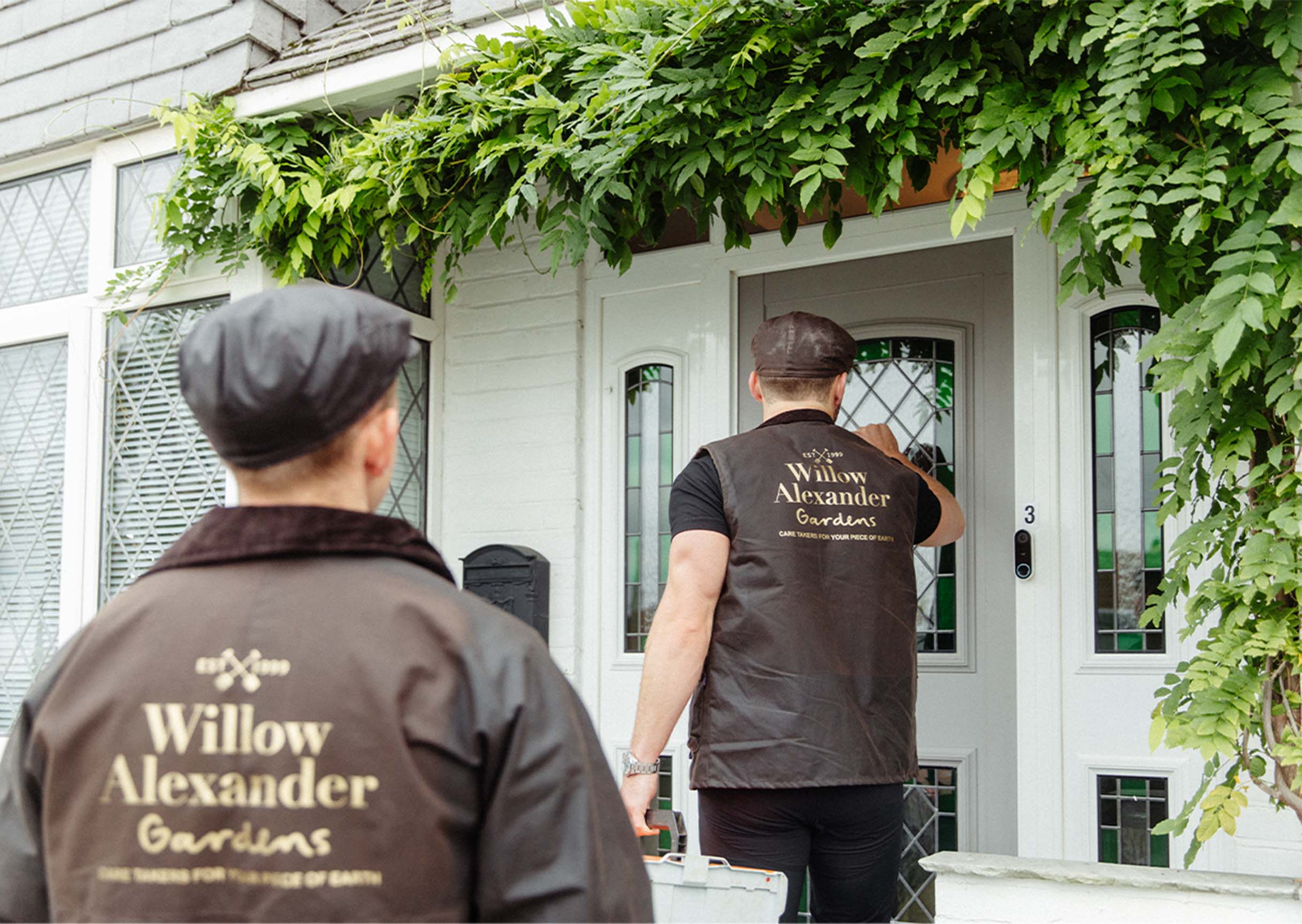 Willow Alexander team members knocking on a customers front door